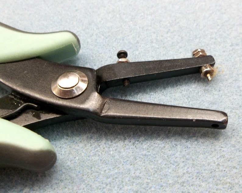 Metal Hole Punch Pliers with Gauge Guard from Beadsmith