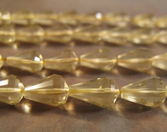 10 Lemon Quartz Briolettes, Ten Count Faceted 6mmx4mm Natural Gemstone Beads, Pale Yellow Beads, Jewelry Supplies (L-Lq1)