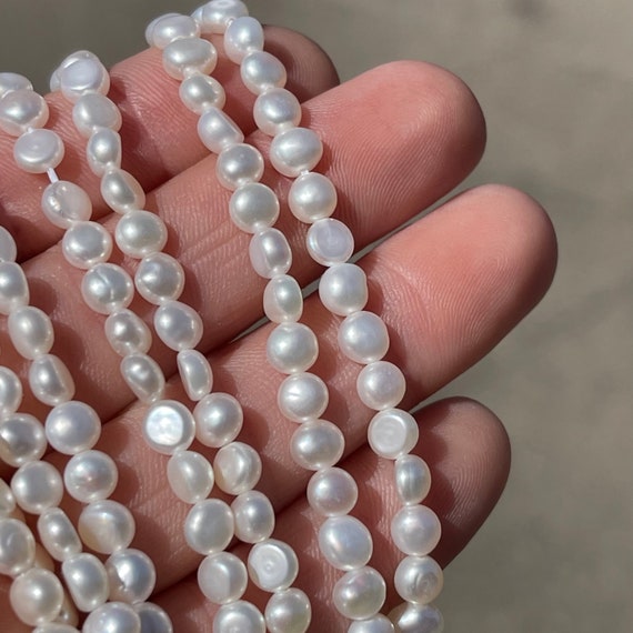 White Freshwater Coin Pearls, 4mm - 5mm Pearl Beads, Small Button Pearls,  Small Pearl Coins, High Quality Pearls for Making Necklaces (P-WC1