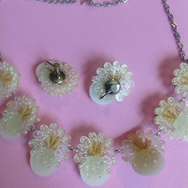 Vintage Mid Century Plastic Lucite Sea Shell Flower Faux Pearls Necklace Earrings Demi Parure