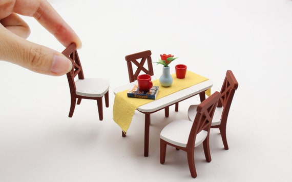 minature dollhouse furniture