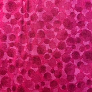 Lewis e Irene Fabrics, Licuadoras de arándanos, Puntos rosas de hibisco, patio