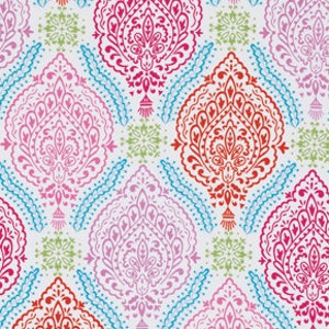 Little Azalea, Delphine in Red par Dena Designs for Free Spirit, cour