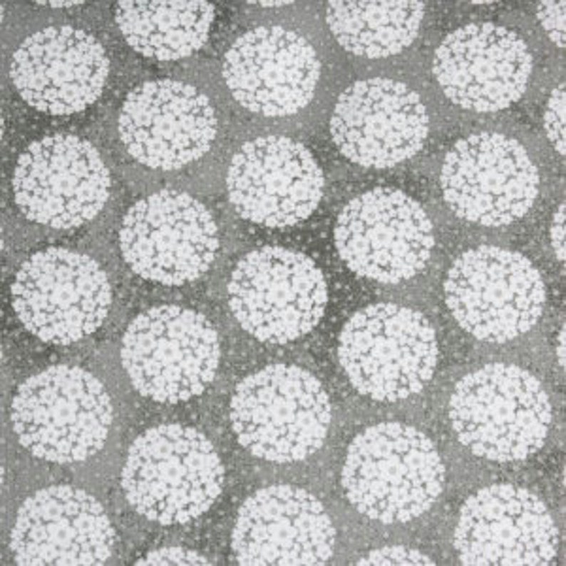 ADORNit, Daisy-Pom-Pom-Dot in grau, Hof Bild 1