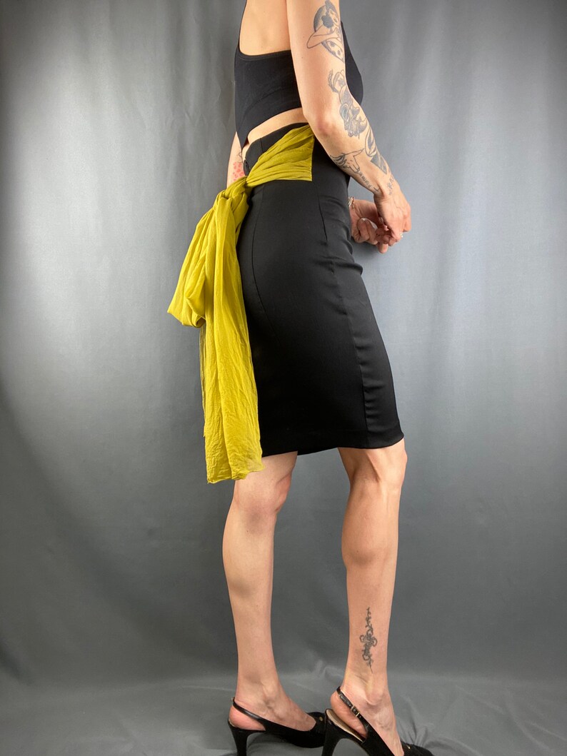 Vintage Dolce /& Gabbana skirt,black elegant pencil skirt,stretch fabric designer novelty silk black green high waist skirt,made in Italy
