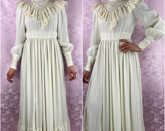 Vintage 70s maxi dress,off white cream boho hippie long dress,Victorian style lacy ruffled dress,feminine long white dress