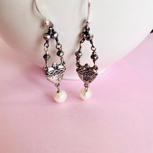 Oxidized 925 Silver Sacred Heart Earrings: Hematite & Pearl Milagros