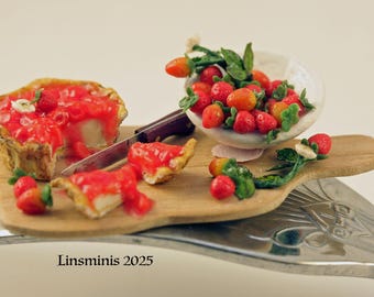 12th Scale Handmade Dollhouse Miniature **Glazed Strawberry Flan**