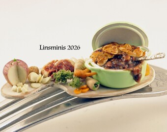 12th Scale Handmade Dollhouse Miniature **Beef Hotpot**