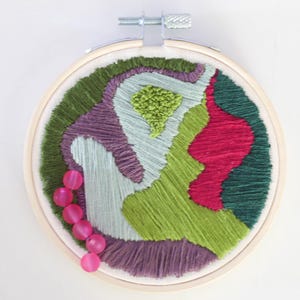 4-Inch Colorful Beaded Embroidery Hoop Art, Abstract Embroidery Wall Hanging, Handmade on Linen, Bold Modern Fiber Art, Unique Gift Idea