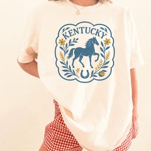 Vintage Inspired Kentucky Horse Racing Comfortcolors Tee Ky Gifts Kentucky Strong Dameskleding Cottage Core Kleding Cadeau voor Lexington Ky