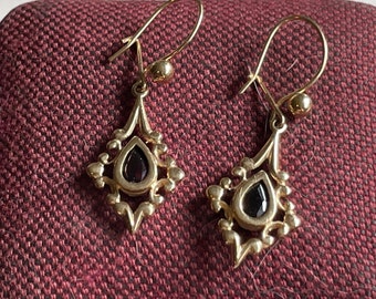 Solid 9k Victorian Style Vintage GARNET Drop Earrings yellow GOLD