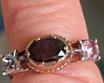 GEORGIAN *French*Antique GARNET / Rock Crystal Handmade 18k Gold Ring Circa approx. 1800 Rare & COLLECTABLE