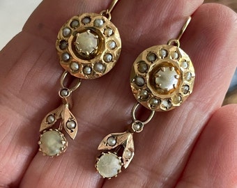 UNIQUE Antique DAY/NIGHT Victorian Earrings 18K Gold /Mother of Pearl / Seed Pearls, Mother of Pearl Earrings, Unique wedding earrings