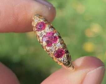 VICTORIAN Antique Old Cut RUBY & Diamond 18k Gold stackable Ring size 8.25