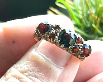 Vintage 1970's *Retro* 9k Gold Victorian Design GARNET Ring, stackable ring