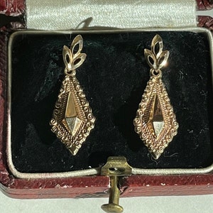 9K Gold Vintage Victorian Style Dangle Earrings