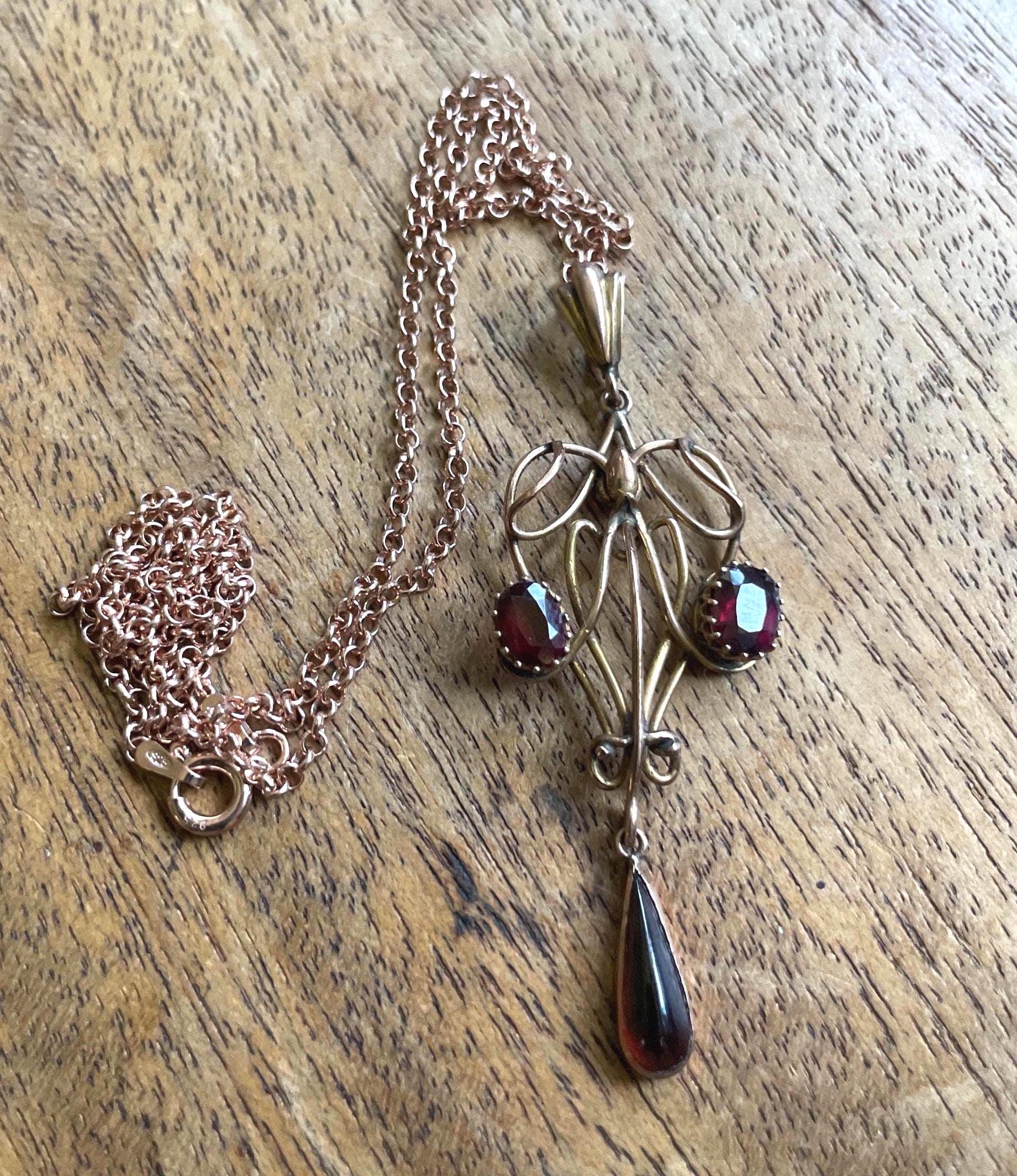 ANTIQUE VICTORIAN Art Nouveau 9k Rose Gold and GARNET pendant - Exceptional