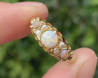 Antique Edwardian Genuine OPAL& diamond 18k Gold Ring Circa 1907 Size 7