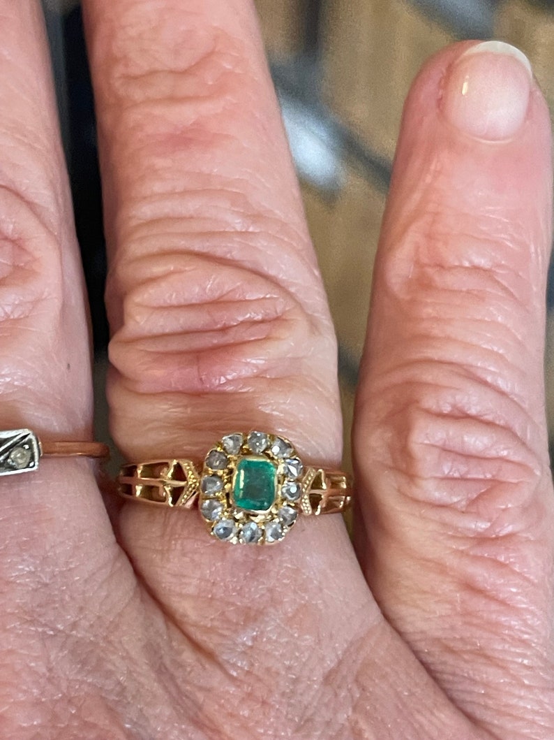 French SPECTACULAR Antique Victorian 18k Gold EMERALD & DIAMOND Ring image 2