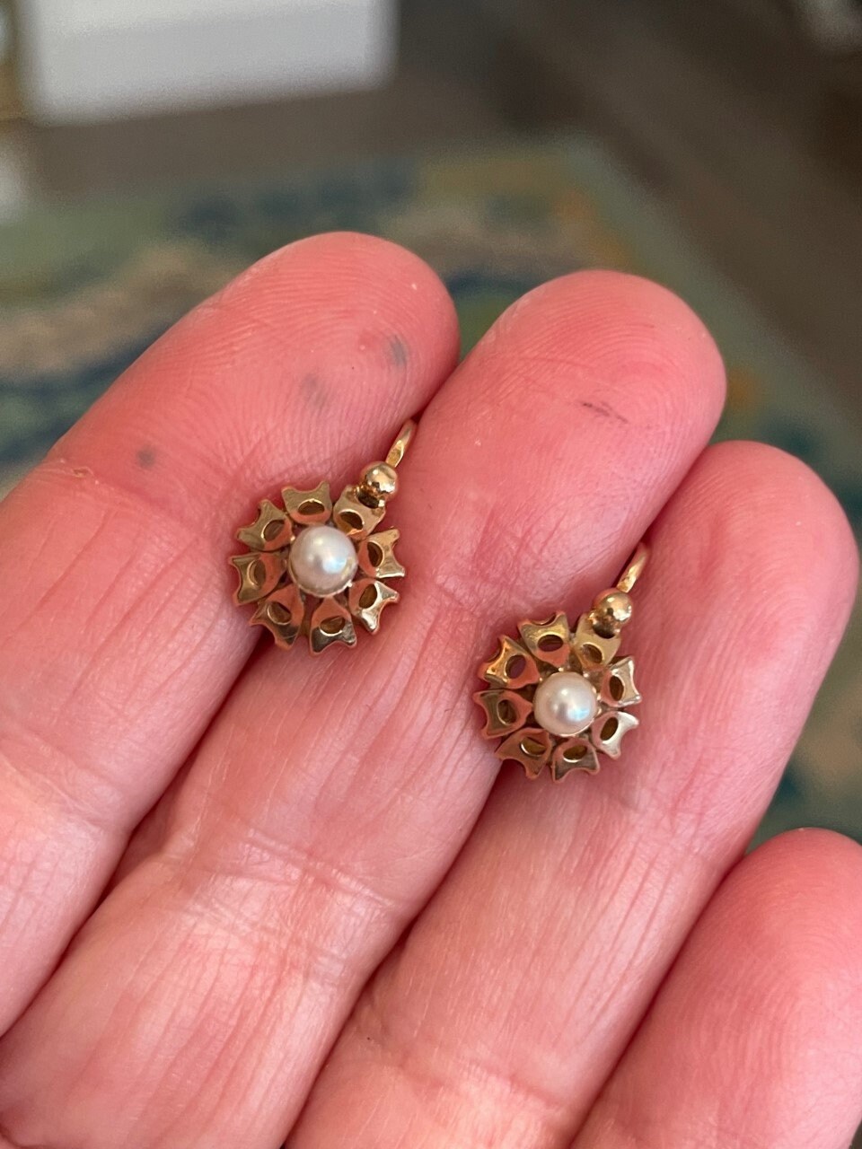 CLASSIC * ANTIQUE * 18k Pearl VICTORIAN French Dormeuse Earrings