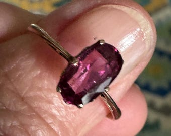 Clean and Simple VICTORIAN 9k Gold Genuine Rose colored AMETHYST Solitaire Ring Size 8