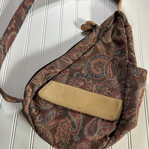 LL Bean Ameribag -Quilted Red Sling Crossbody Bag LL Bean Black Ameribag Healthy Back Sling Bag Single Strap  main image 4