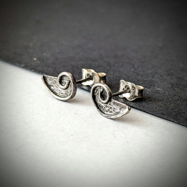 Small Silver Spiral Earrings, Patina Finished Sterling Silver Tiny Stud Earrings, Dainty Snail Silver Studs Jewelry, Rustic Silver Stud