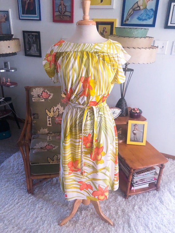 1940s style Floral Dress / 40s style Hawaiian dre
