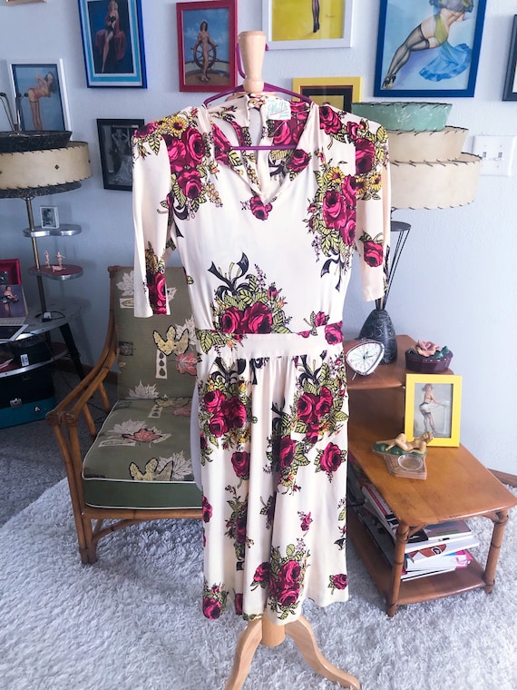 1940s Dress / 40s floral jersey knit dress