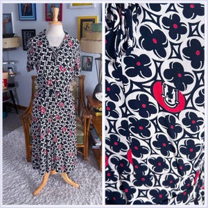 1940s Dress  / Vintage 1940s Dress novelty print rayon arches ladies M L 40s VLV Pinup