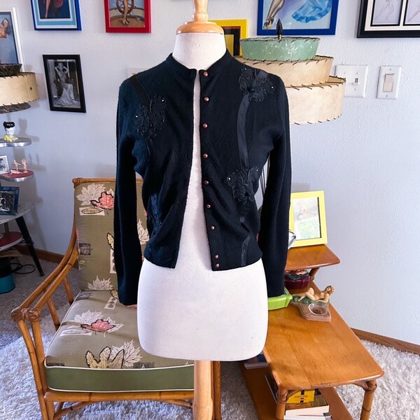 XS 1950s Beige Cropped Cardigan Sweater with Hand Embroidered Beading and Velvet Trim