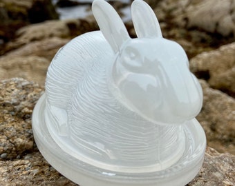 Bunny Rabbit on A Nest Collectible Covered Candy Dish or Trinket Dish AS IS