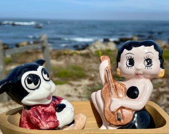 RARE Vintage Betty Boop and Bimbo In a Wooden Boat Ship Collectible Vandor Salt and Pepper Shakers