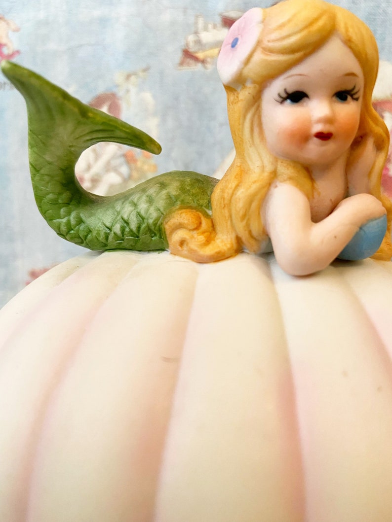 RARE Mermaid In A Clamshell Collectible UCGC Trinket Box or Jewelry Box With Tag image 4