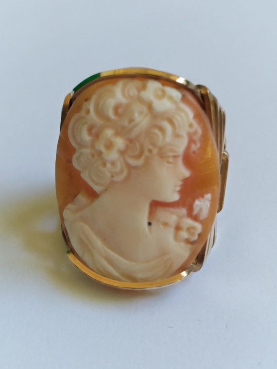 Ring (pre-owned but like new), unsigned and no ot… - image 1