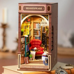 Cosy Library Book nook | book store themed booknook | Bookshelf decoration | Library Miniature| Cute gift for children and aduts.