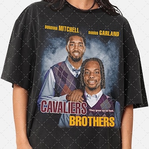 Begrenztes Cleveland Basketball Brothers T-Shirt, Dolnovan Mitchell T-Shirt, Darius Girlande T-Shirt, Geschenk für Frau und Mann Unisex T-Shirt