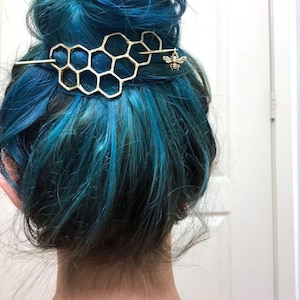 Handmade Large Brass Honeycomb Handmade Hair Bun Slide Pin with Dangling Bee Hair Twist Bun Pin 画像 2