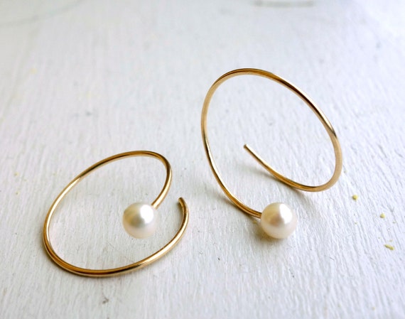 14k Gold and Pearl Loop Hoops June Birthstone | Etsy