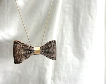 Collar vintage de latón francés con lazo: cadena chapada en oro de 14 k