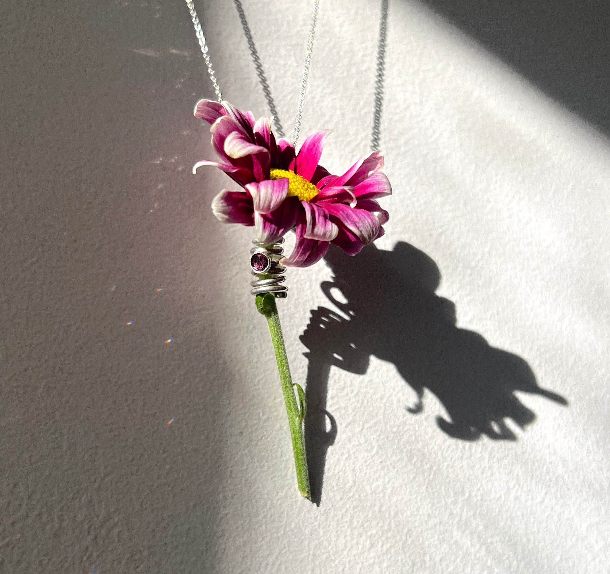 Flower Vase Necklace - Etsy Canada