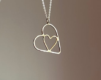 Hecho a mano Llevo tu corazón conmigo Colgante Dos corazones Collar de corazón negro y dorado Día de San Valentín Oro de 14k y plata de ley