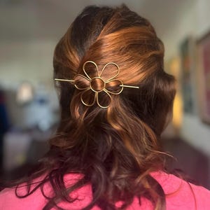 Horquilla de latón con forma de margarita hecha a mano: pasador para moño imagen 8