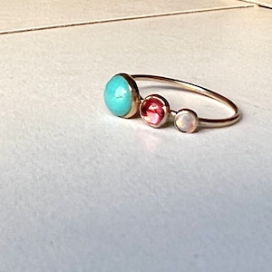 Bague boucle d'or trois pierres faite main avec turquoise, tourmaline et opale australienne image 1