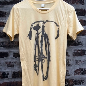 Velox Ace Track Bike Art T-Shirt - Timeless Fixed Gear Bicycle Tee for Fixie Enthusiasts - Cycling Print Apparel