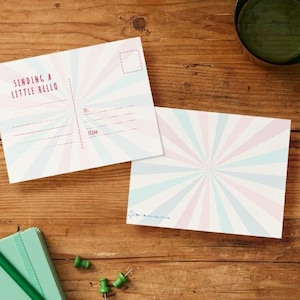 Retro Herunterladbare Postkarte - Sende ein wenig Hallo an Freunde, Brieffreunde & Geliebte - Groovy Design