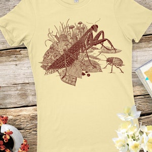 Cadeau Nature Chemise Animal Bug Tshirt femme T-shirt graphique femme Cadeau femme Insecte mante religieuse Cadeau Art Lover Ivory