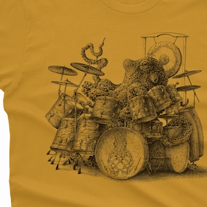 Koszula z ośmiornicą grającą na perkusji-koszula męska z ośmiornicą-koszulka z ośmiornicą prezent-prezent dla perkusisty koszulka z ośmiornicą koszulka perkusisty koszulka perkusisty Antique Gold