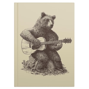Diario de tapa dura con un oso tocando la guitarra, diario de guitarra acústica, cuaderno de tapa dura con forma de animal, oso pardo en un cuaderno de bitácora, planificador de lecciones para músicos